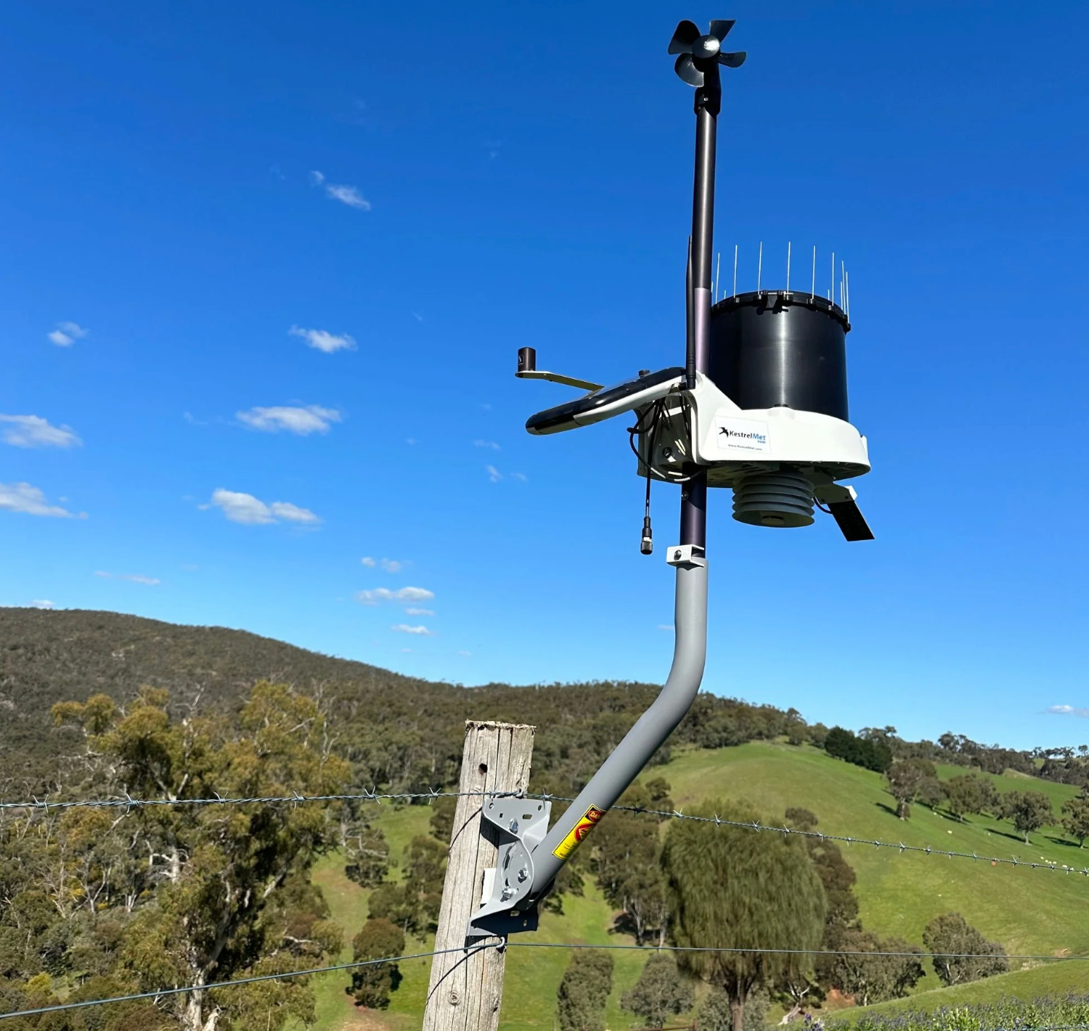 KestrelMet 6000 AG Weather Station Mono Mount Installed on Fence