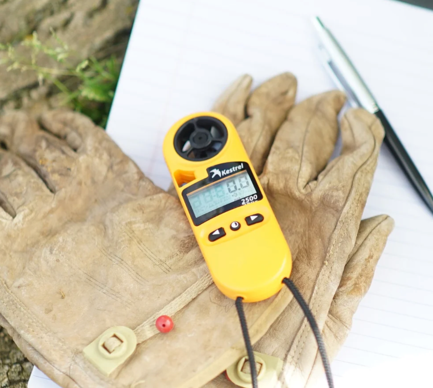 Kestrel 2500 Pocket Weather Meter with Gloves